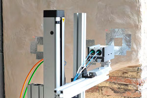 THz-Messkopf platziert vor der Messfläche THz-Messkopf platziert vor der Messfläche