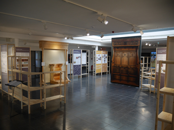 Einblick in die zur Publikation gehörenden Ausstellung im Foyer der HAWK, 2018. Einblick in die zur Publikation gehörenden Ausstellung im Foyer der HAWK, 2018.