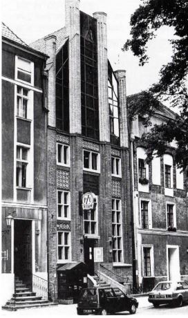 li. 2. Toruń Kamienica przy ulicy Żeglarskiej nr 13, proj. adaptacji: mgr inz. arch. P. Dąbrowski. Fot. M. Gibczyński li. 2. Toruń Kamienica przy ulicy Żeglarskiej nr 13, proj. adaptacji: mgr inz. arch. P. Dąbrowski. Fot. M. Gibczyński